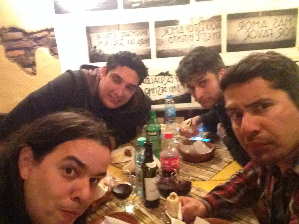 simurdierarock's tweet photo. Previa en #LaTucumanita de Pilar! Empanas y vino antes de presentar #ArbolesSinDerribar en #StepariusBar venite! http://t.co/GbOlSzTOoH