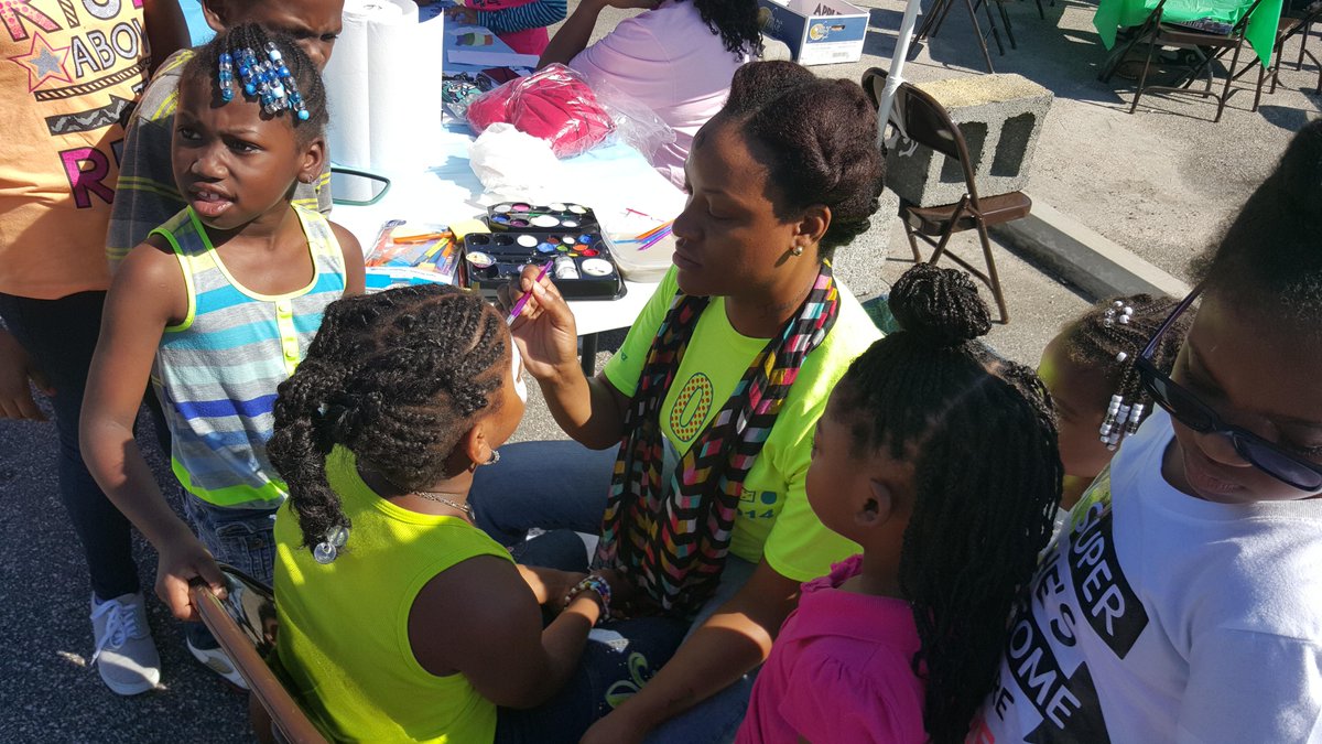 JesusWayCenter's tweet photo. #FUN  #FACEPAINTING #CRAFTS http://t.co/R2cLI0IDbK
