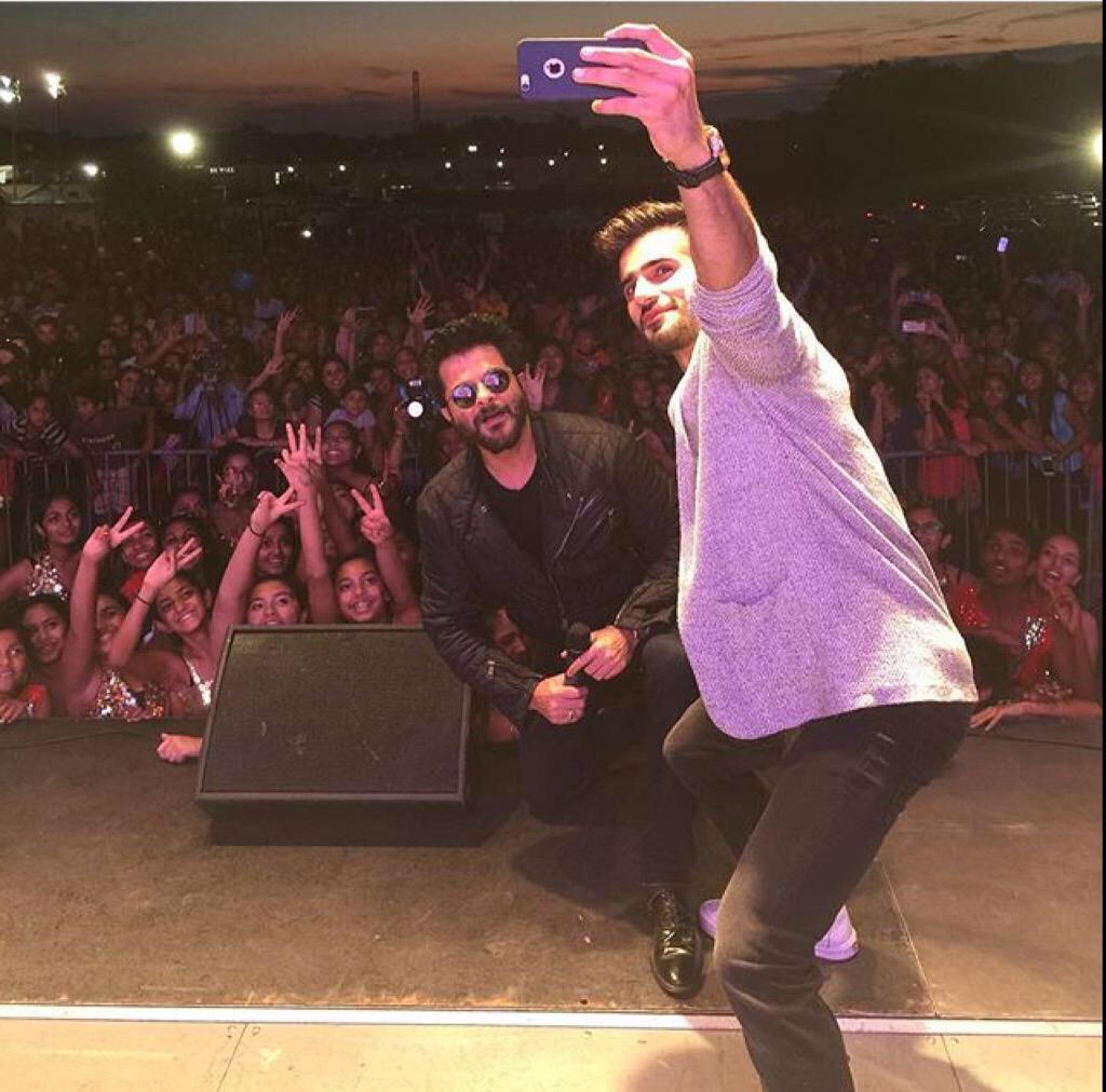 Vibzz80's tweet photo. #ZeeGanesh @anilkapoor @karantacker  http://t.co/kmBN4umfOF
