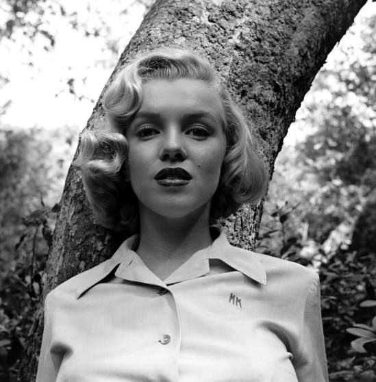 HistoryInPics's tweet photo. Marilyn Monroe at age of 24, in Griffith Park, Los Angeles, 1950. http://t.co/kkYNH4RaGS
