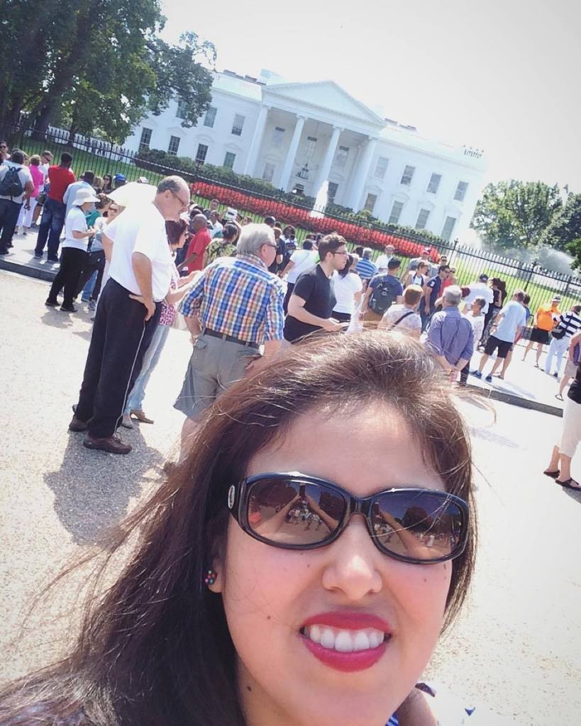 whphotos2013's tweet photo. En la Casa Blanca ✌🏼️
#whitehouse #usa #selfie #washingtondc #visiting #sunny #whitehousep… http://t.co/xQrwWgG2N2 http://t.co/bl9Rg6ple7