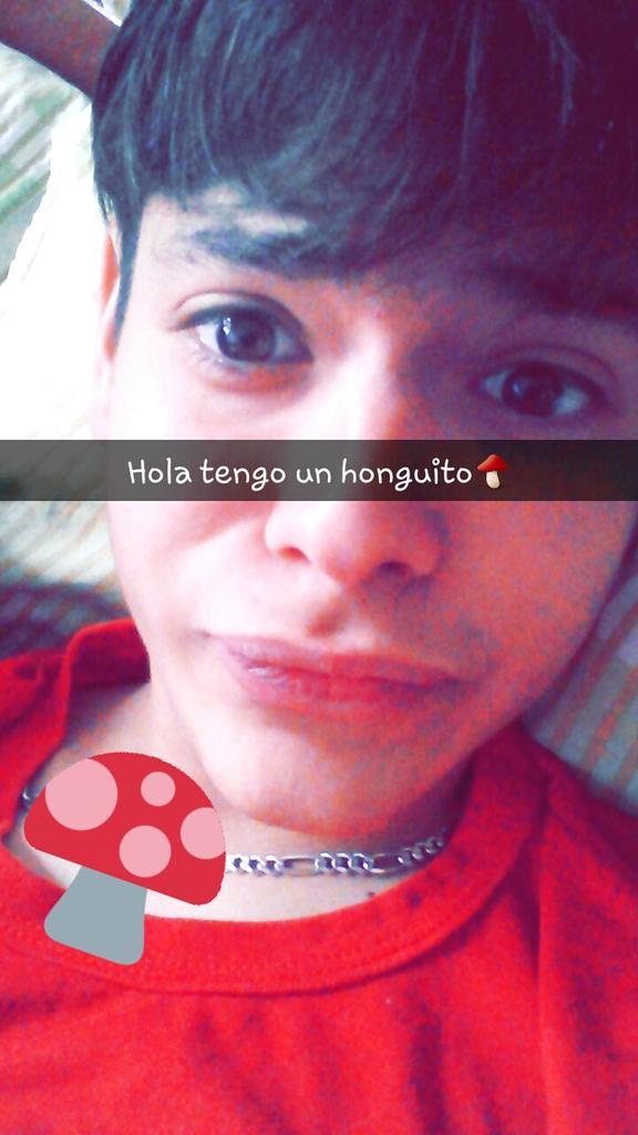 Helenabsv69's tweet photo. No se, pero esta amo cuando pones esta cara Ahora aveces se me sale poner la boca así jajaj te amo @rafaarrieta233 http://t.co/HgBxVMtsLM
