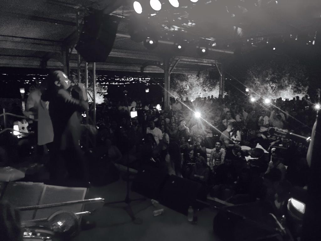 Manito10Fragua's tweet photo. Gracias una vez más a Sevilla por esta acogida. Conciertazo de @canelitareal hoy en @LookSvqOficial ¡¡ GRACIAS !! http://t.co/Vl617yhNWV