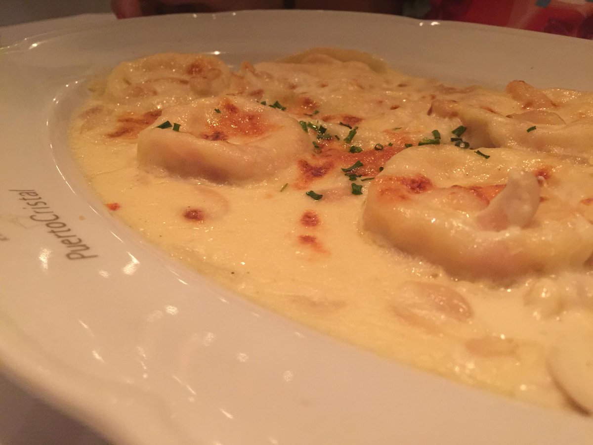 RodriCefalo's tweet photo. Sorrentinos con salsa crema de almendras. (at @PuertoCristal_ in Buenos Aires, Argentina) https://t.co/4RZSN96toS http://t.co/8QOue21Jl9