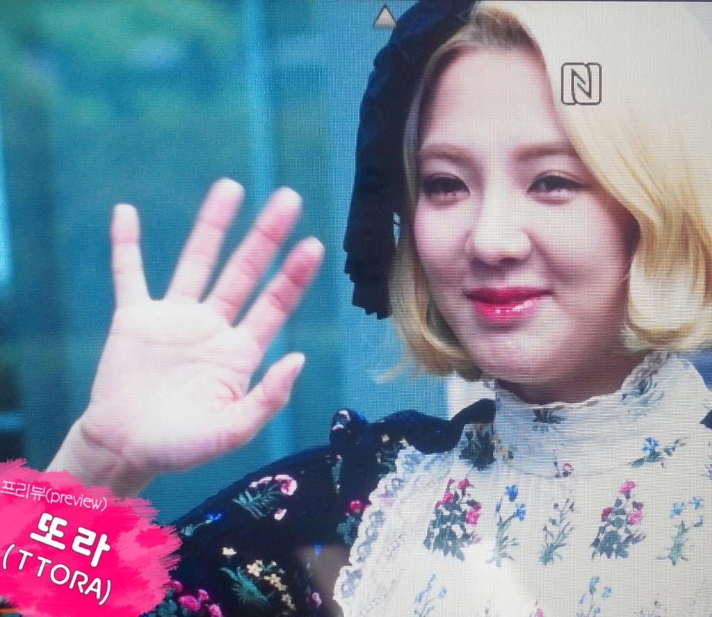 [PIC][20-09-2015]HyoYeon tham dự "HYOYEON's BIRTHDAY PARTY" tại SMTOWN Coex Artium vào trưa nay CPUWfOoUcAAnN5z