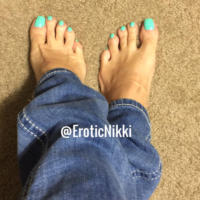 New #pedi? #footfetish #toes #feet http://t.co/LwdrjmqET6