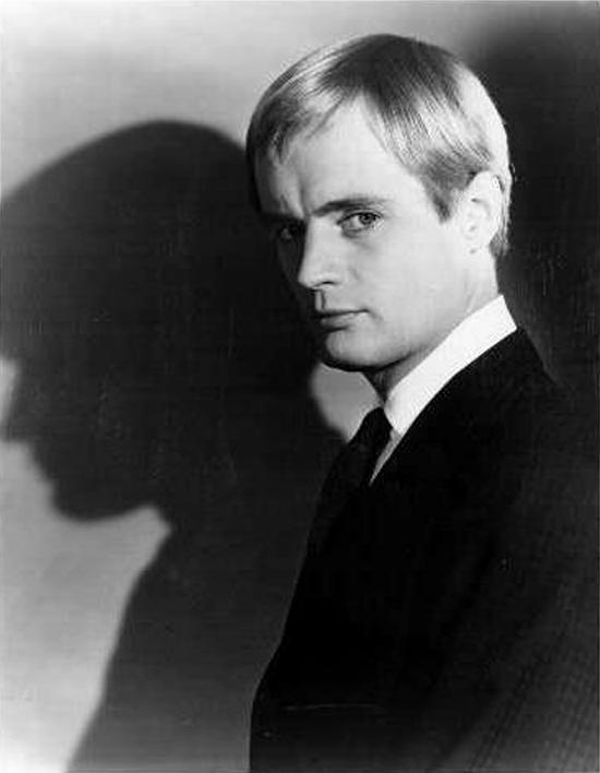 Happy (slightly belated) birthday to David McCallum! The coolest Russian agent with a Beatles haircut. 