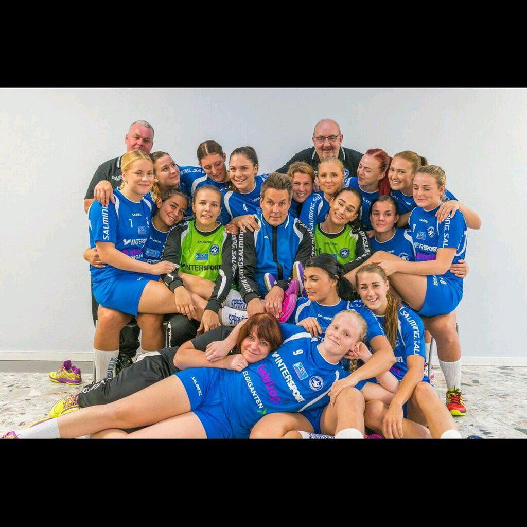 tjullan69's tweet photo. Seriepremiär i brännkyrka 16:00 mot önnered! Vi ses där! http://t.co/Geo4pupKoF