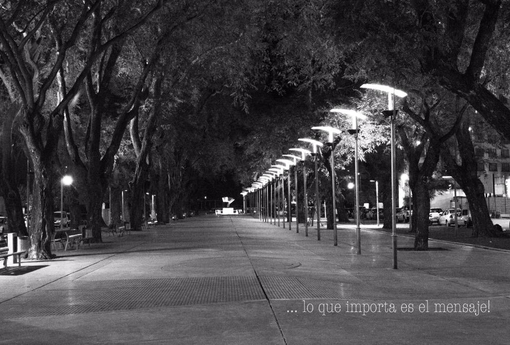 pomelo_8's tweet photo. ...lo que importa es el mensaje! http://t.co/XM8PxJOWof