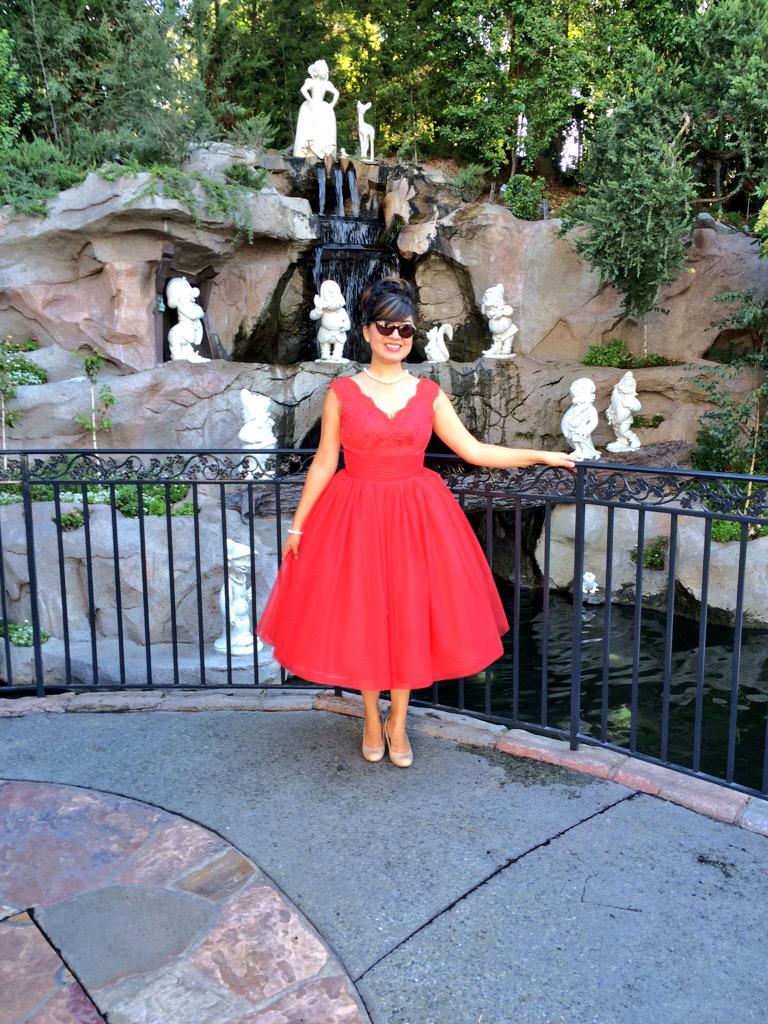 Aurora_XO's tweet photo. Can't stop looking at #DapperDay photos! Had the best time ever! #dapperday2015 #disneyland #vintage http://t.co/3s8SFA7xrv