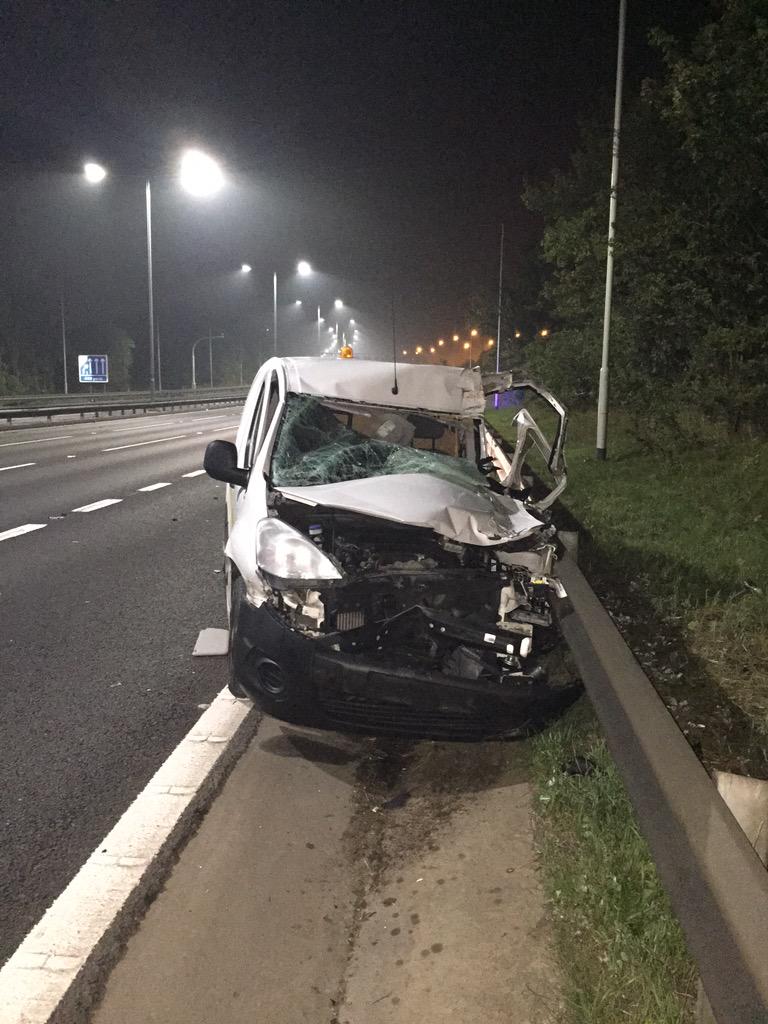 StaffsRCT's tweet photo. Male in custody for Drink Driving after an RTC on the M6. #onefortheroad #whyrisklives #RoadSafety http://t.co/xlW53tQXGr