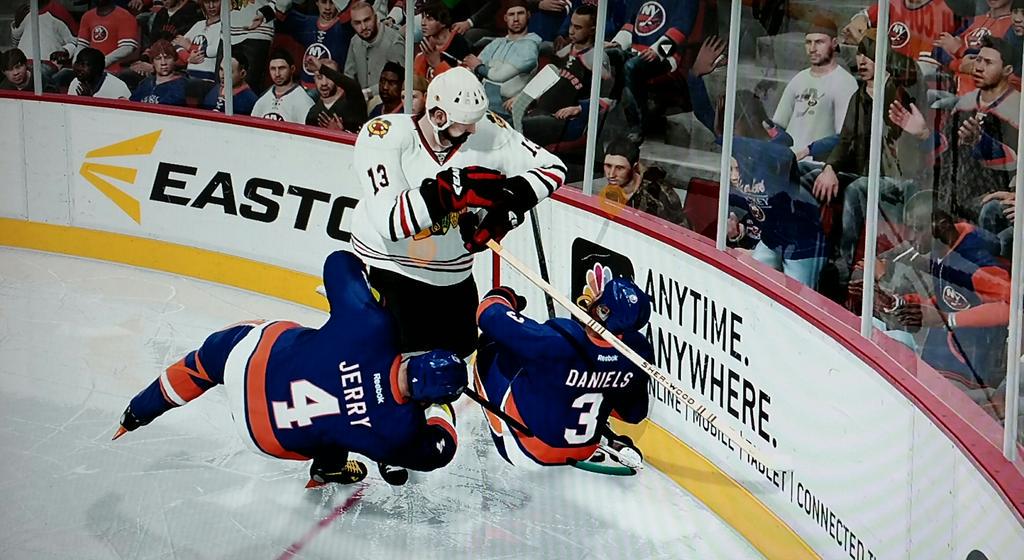MaxPower0033's tweet photo. A two for one sale!

@EASPORTS #ChicagoBlackhawks #NewYorkIslanders http://t.co/soRnJtwHAt