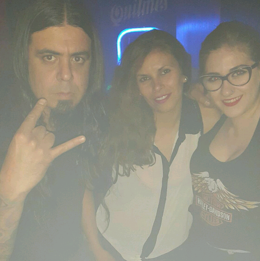 RocksiLospice's tweet photo. #sabadohonduras @Honduras_Bar Vamos che!! Que se puso lendo #Barra2 #explosion #eltemplo #CunPic http://t.co/qabbWtHeq9