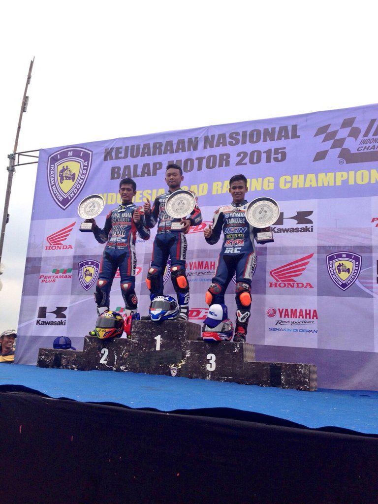 YamahaRacing_Id's tweet photo. Yamaha sapu bersih podium IRRC kelas UB 110cc lewat Rheza Danica, Anggi Permana &amp; @99galanghendra. @YamahaIndonesia http://t.co/N3FUAVu6KL