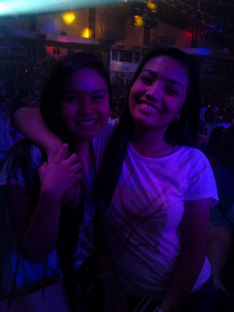 LiszKrishna's tweet photo. #DjpConcert π @bironzinpanty http://t.co/mbB9pjbz85