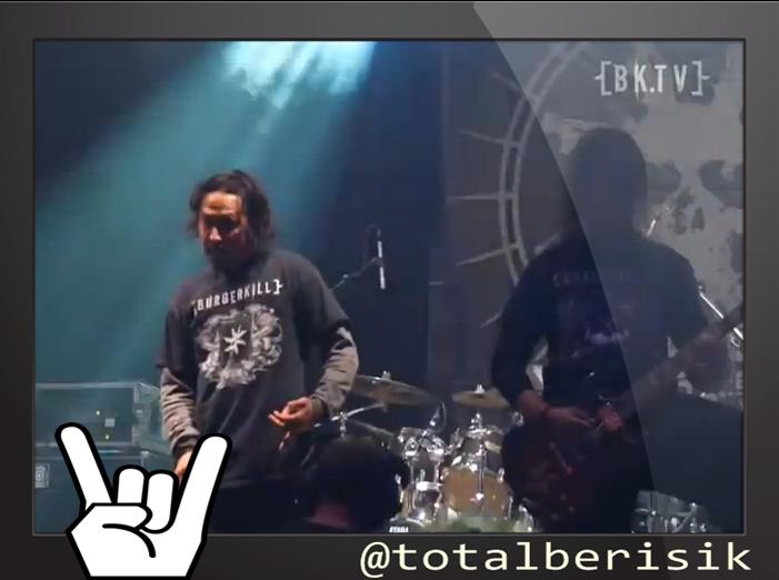 totalberisik's tweet image. Video @burgerkill at Wacken Open Air -&amp;gt; youtu.be/ylZdVPSSvgI Bloodstock Open Air 2015 -&amp;gt; youtu.be/7mhYkDmtP0s