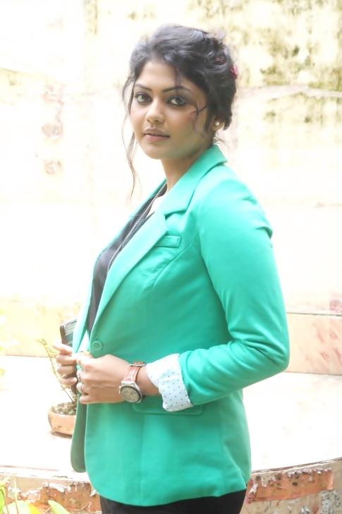 TollyDuniya's tweet photo. Don't miss WTP #Bitnoon Tonight 8:30PM onwards only on @ColorsBangla 
@sayani06 @jalanfilms @SudeshnaJhumu http://t.co/rwKhWH54Mf