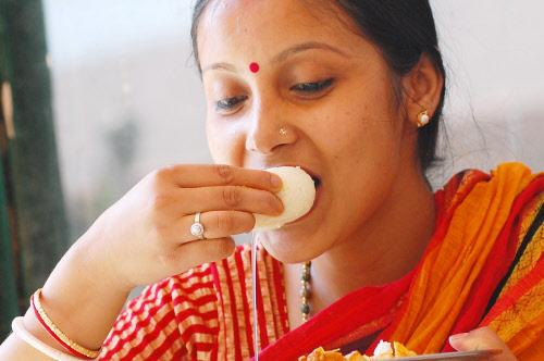 timesofindia's tweet photo. Odisha forms 3 panels to claim rights on rasgulla http://t.co/7V2DtEEj1N http://t.co/1SCROK1mEc