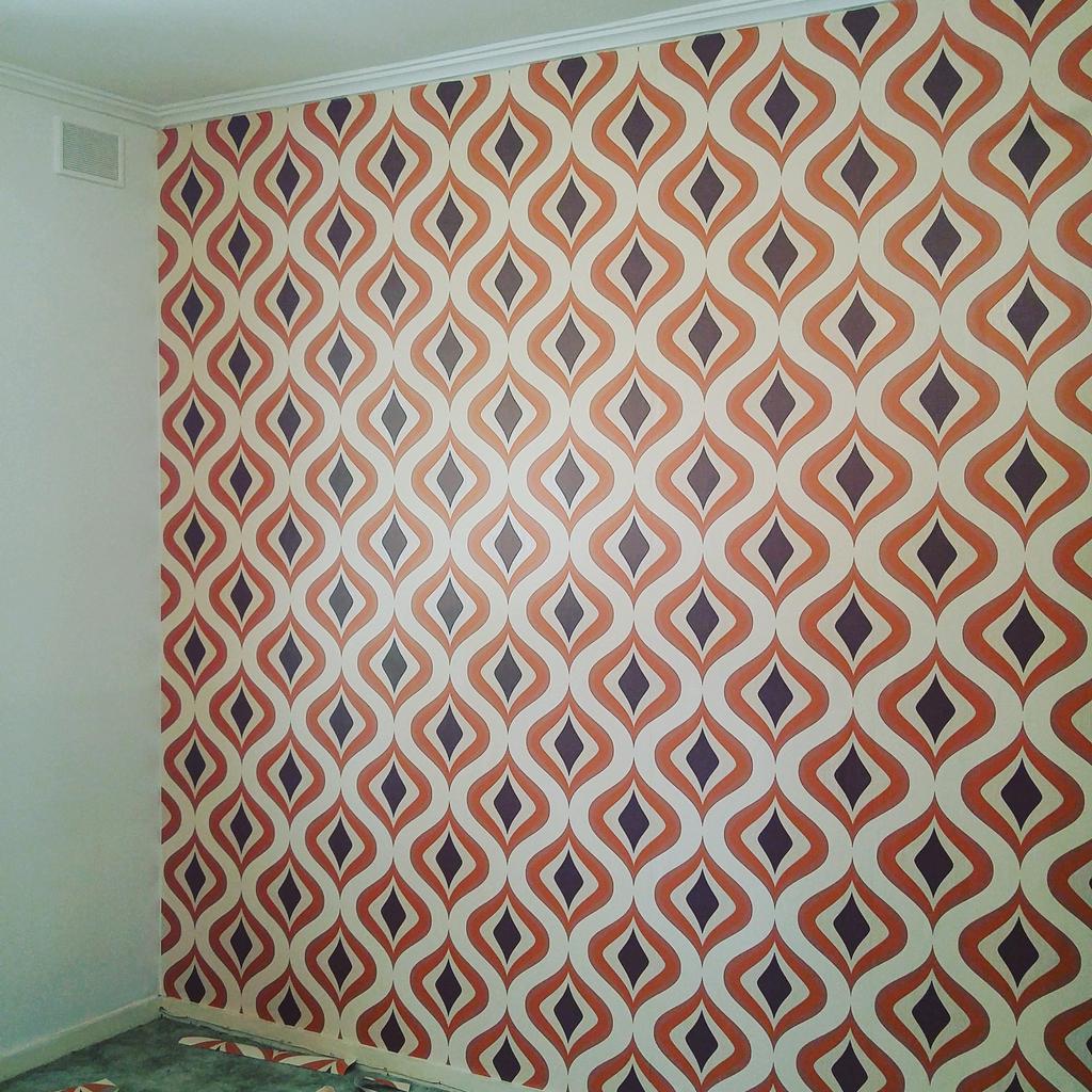 the_clanthony's tweet photo. I'm totally a wallpaper goddess #retrorenovator http://t.co/I1fibqwQHe