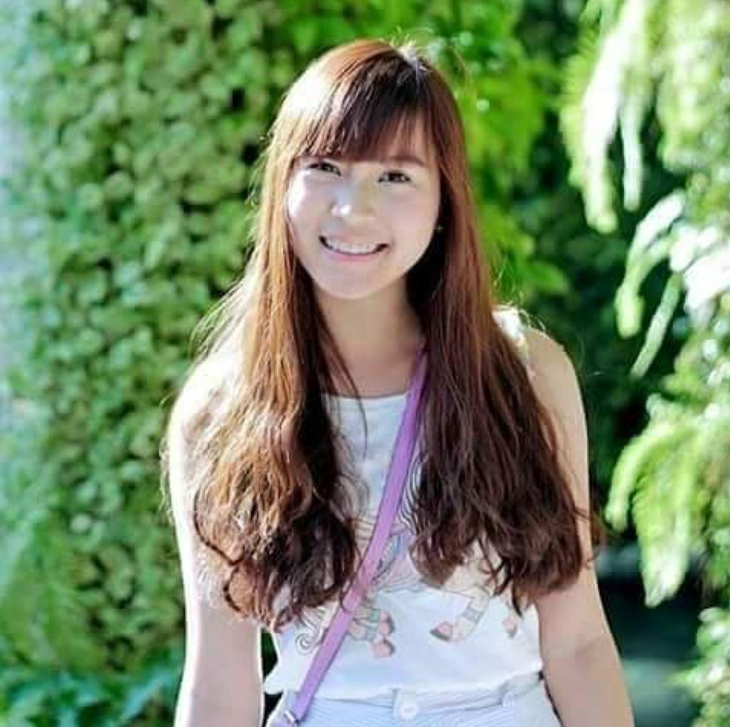 @piineaare cah elah sombong mentang" cantik, tp gendut ;p