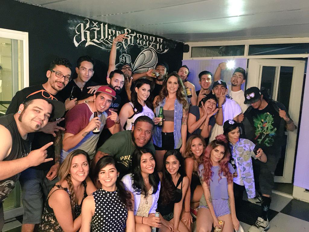 Supatothedupa's tweet photo. @killersteeze431 birthday BBQ for the queen bee Val love you . S/o to era shufflers and *67 💖 http://t.co/8DL8LrNuMW