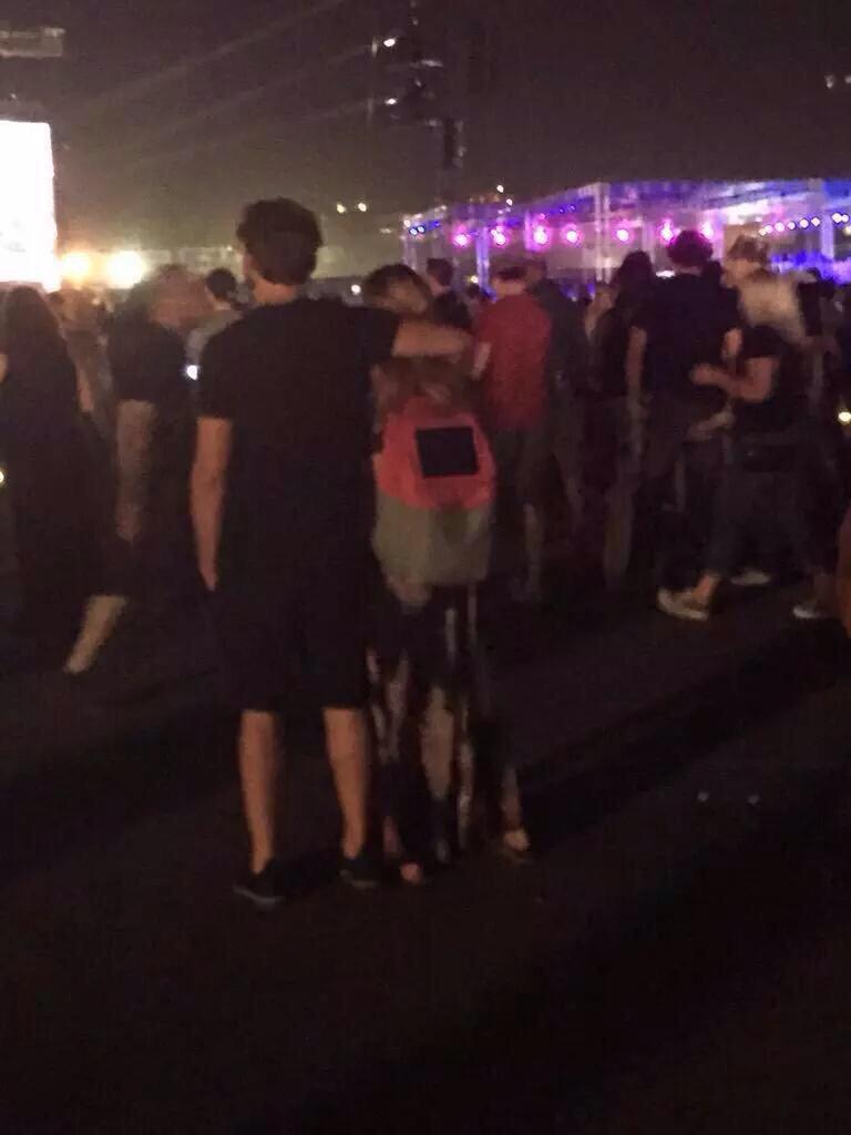 mgcsoIo's tweet photo. things that are more important than luke and arzaylea http://t.co/hLCduKrCXu