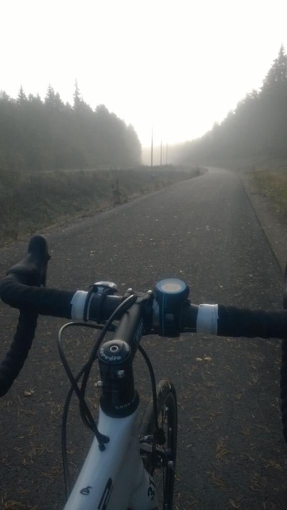 villeiam's tweet photo. Parasta just nyt! Syksyinen siivu kotia kohti. #huippukeli http://t.co/RWxh6OL3n0