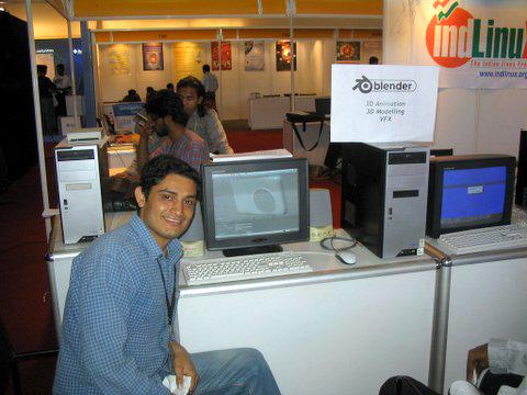 gauravnawani's tweet photo. O boy me demoing blender indlinux stall back in 2005 ;) #linuxindia #b3d #blender3d #indlinux #opensource #bangalore http://t.co/8yelt2cWs3