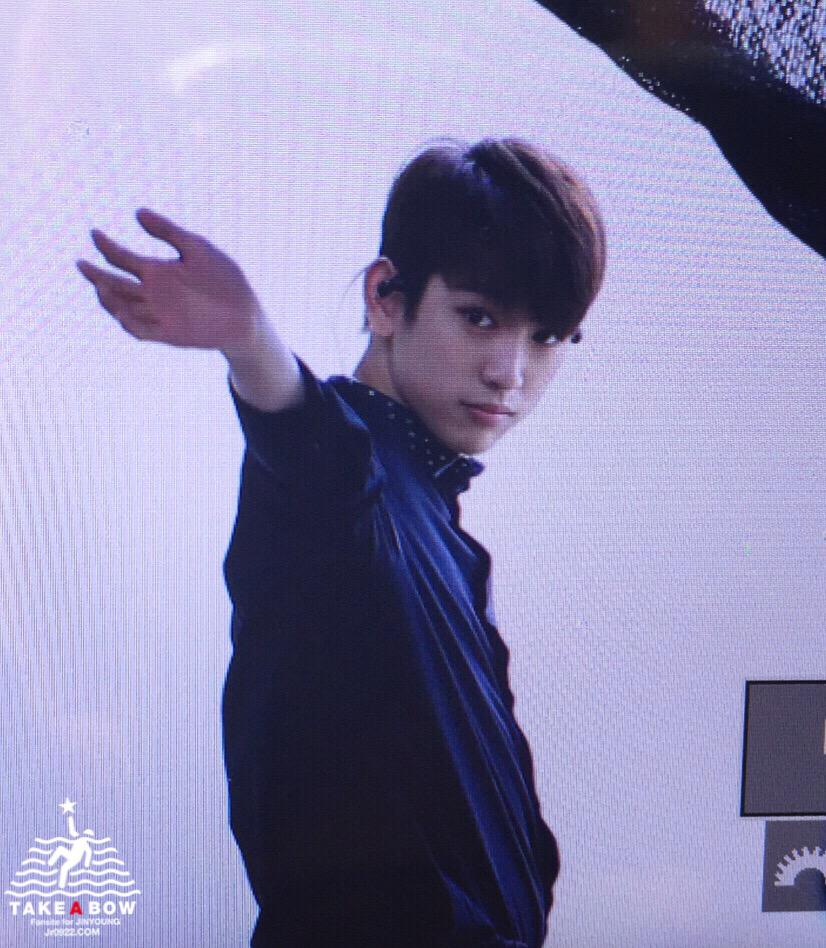tab940922's tweet photo. 150920 경주드림콘 #진영 #갓세븐 #주니어 #Junior #GOT7 #리허설하러꼬~😍👏 #멋있엉😭 http://t.co/2yXy5lsJfp