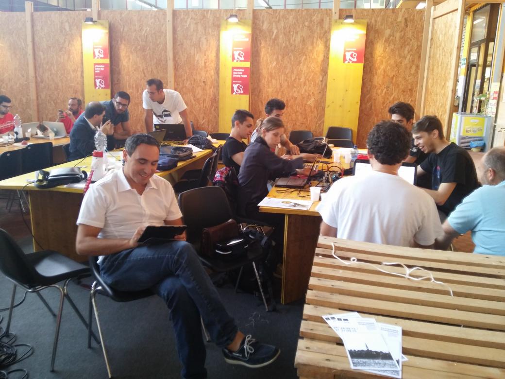 egodomenico's tweet photo. Foto evento parte 2 #Hackathon Open Data MircoCavallari  Memexposed #DChampFE @DigitalChampITA http://t.co/TBoWJuBNyl