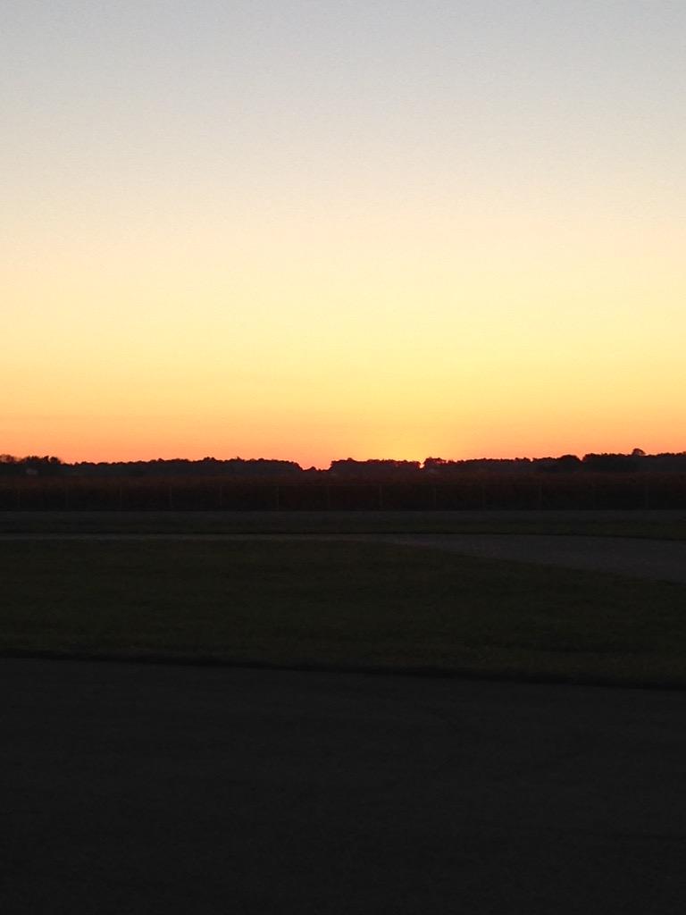 ETrainRacing's tweet image. @ETrainRacing: Sunrise at @NewCastleMP #RoboPong200 Race day!!!