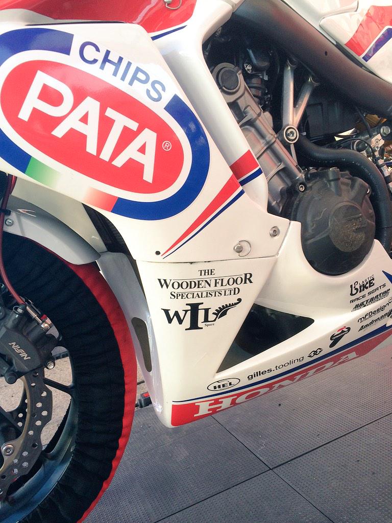 JoshuaHarland's tweet photo. Race day! (15.05)
@WILSportracing 
@thewoodenfloors 
#TheToolBoxProject
#HeldRiderEquipment http://t.co/gm6Z55JsSm