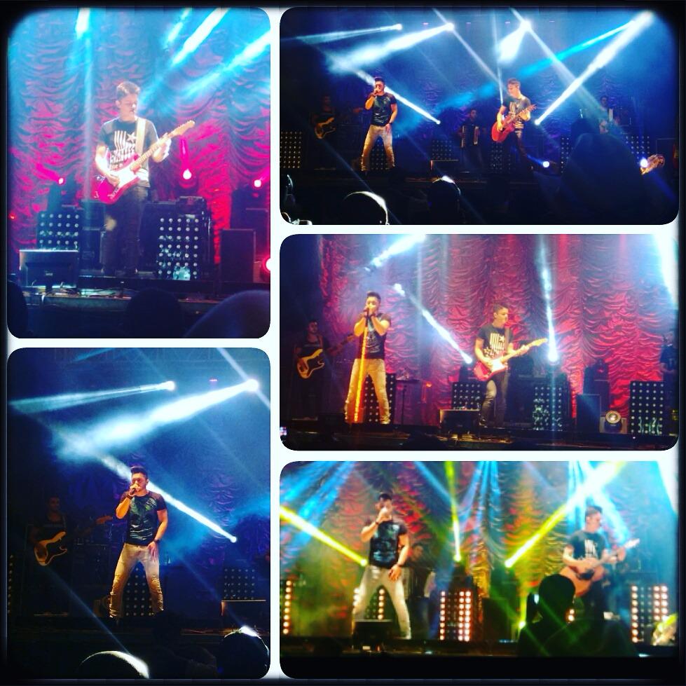 14_letycia's tweet photo. #SobreHoje #Show de @vitoreguilherme em Pirapora-Mg #Perfeitoo 👏👏😍😍❤❤❤❤ que venha o próximo 😉😌 http://t.co/iD4MCicPhg