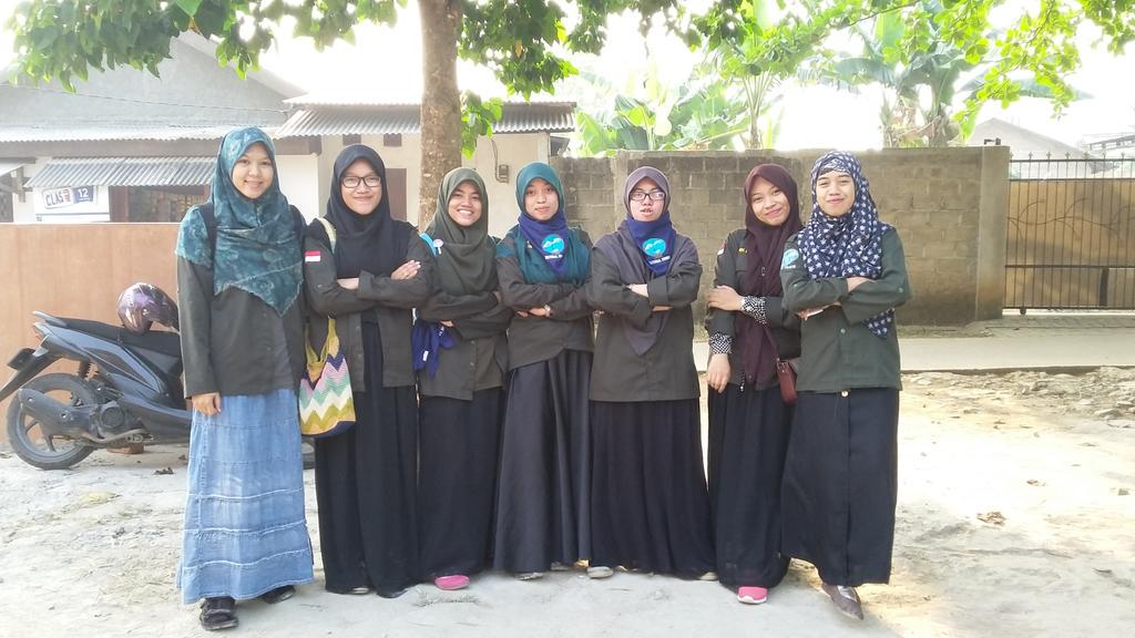 NaturalForum's tweet photo. Srikandine NaFo @MasScoutz @aisyahbachtiarr @fathimahara @novitaandrn1 http://t.co/H5IPFccHOT