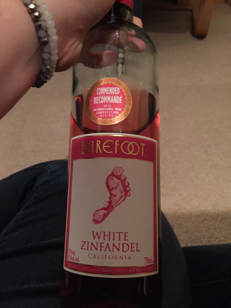 SarahCook89's tweet photo. Too much wine last night #hanging #wine #sorehead http://t.co/EFjM1T69zY