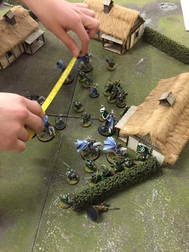 SlayerGamingUK's tweet photo. #hobbit SBG day1 yesterday who will take the title today? 20 players battling it out in Middle Earth #warmongers http://t.co/BZ132uj6pw