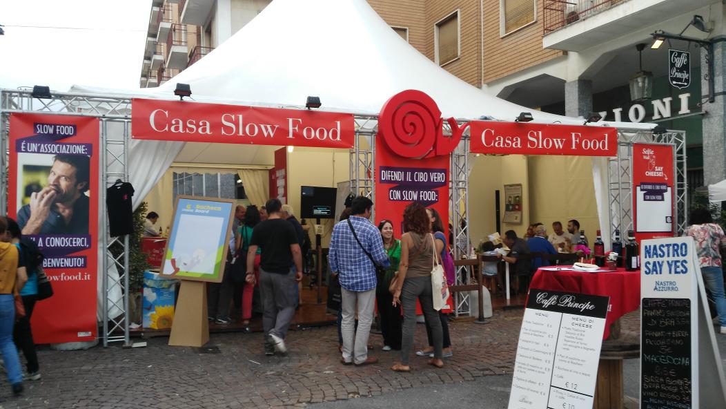 SlowFoodToscana's tweet photo. La casa di @slow_food_italy a #Cheese2015  è aperta a tutti venite a conoscere associazione e volontari #nosnob http://t.co/zUDx0u2KfN
