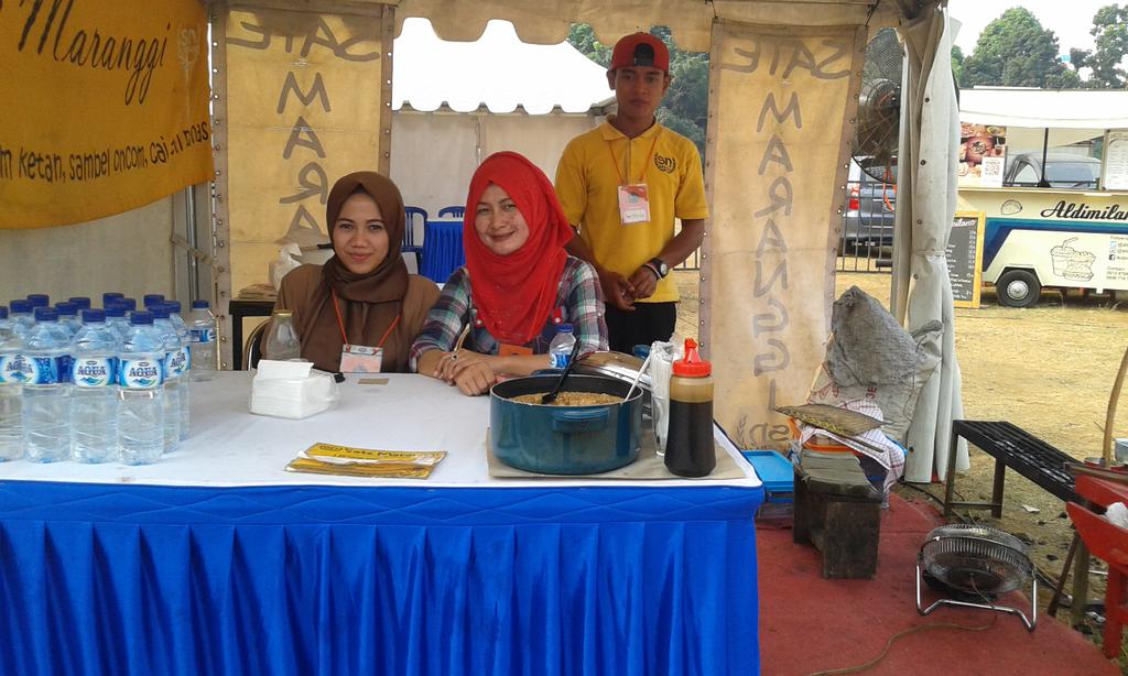 infobogor's tweet photo. Soresore enaknya makan sate,dan di @BOOMfestbogor ada @satemaranggi_SN nih. Yuk cobain, pasti ketagihan #boomfest2015 http://t.co/aDsKyP0U4U