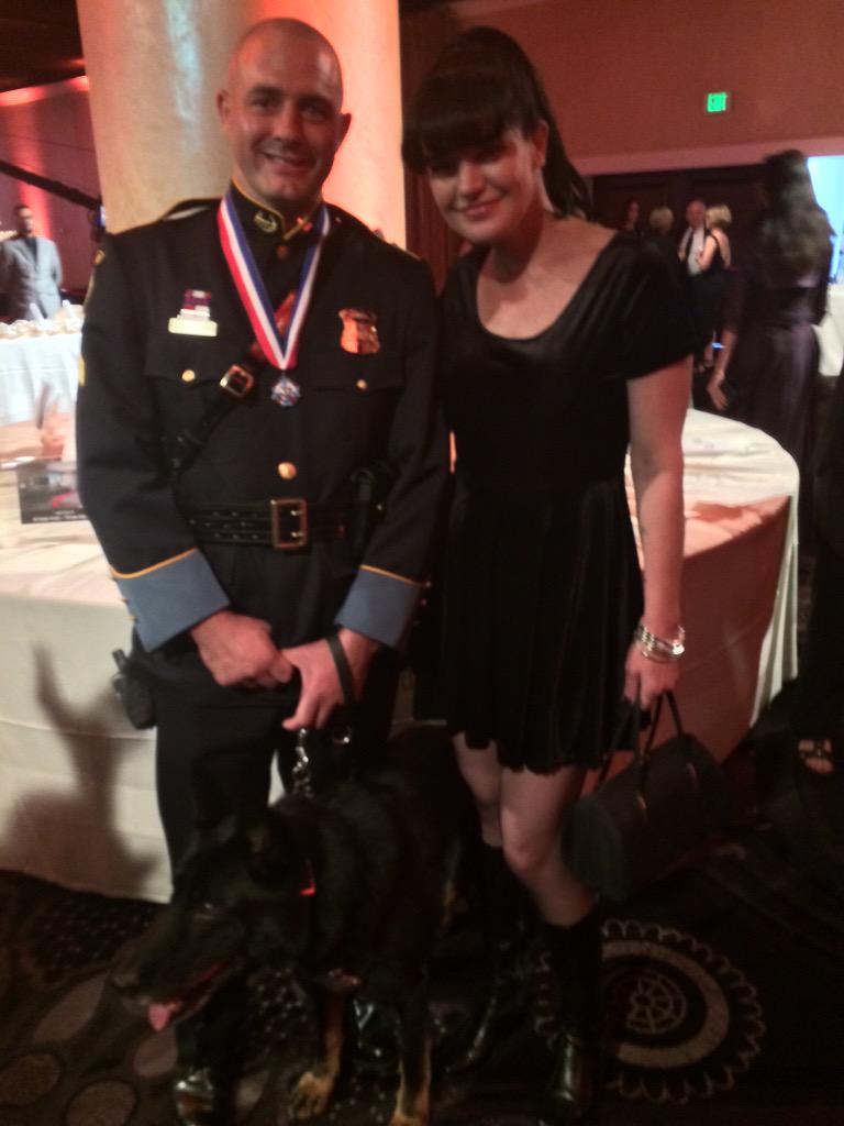 AshlandPolice's tweet photo. Retweeted Pauley Perrette (@PauleyP):

Another amazing night at @AmericanHumane @HeroDogAwards http://t.co/rqGC2vYK8w http://t.co/SMciWe6yQt
