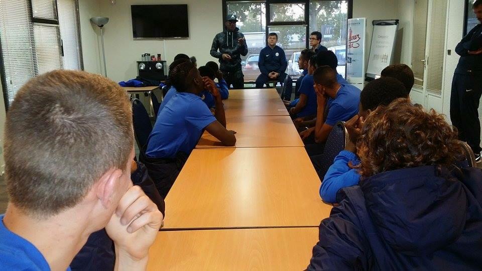 MontrougeFC92's tweet image. U17 Nationaux. 
Petit discourt de Yacouba Sylla avant le match face au Stade Rennais.