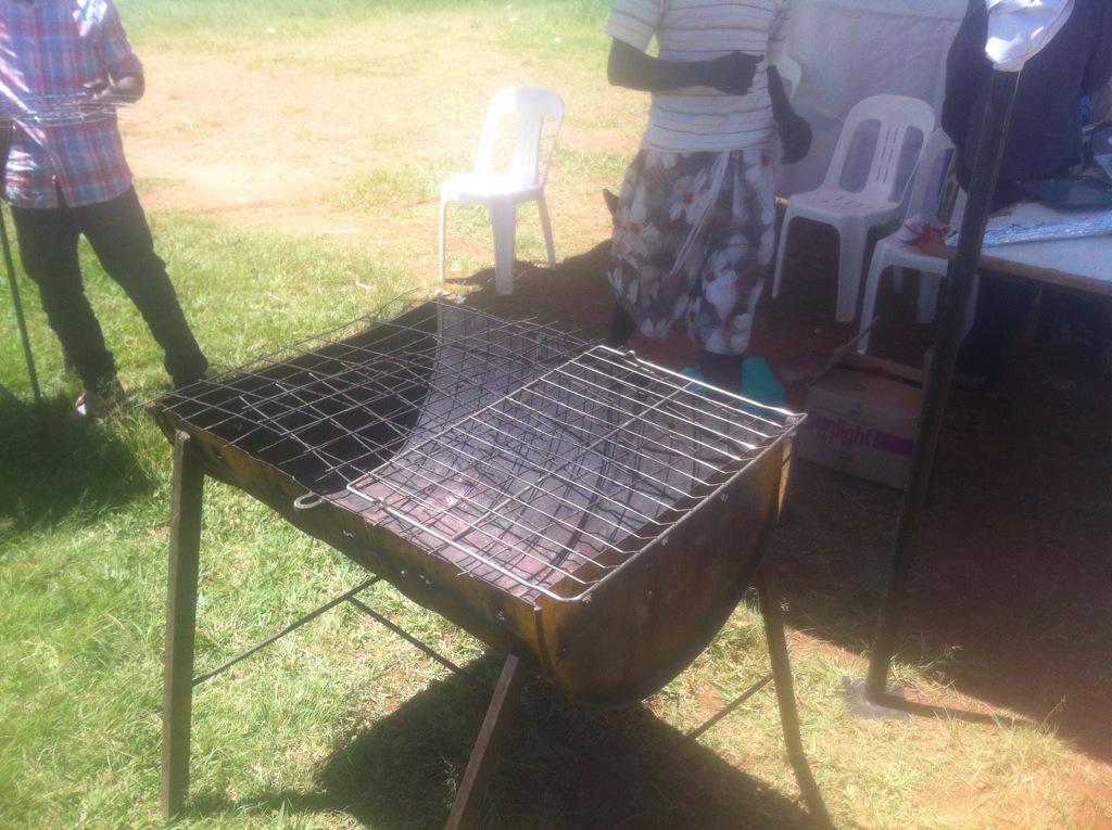 platformug256's tweet photo. Pork roasting starting
#Markita5Aside #BushCourt http://t.co/acUjsxHgE8