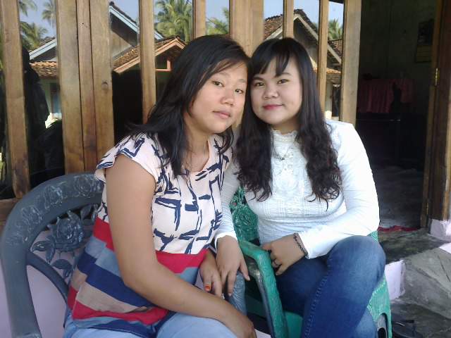 putrialbara's tweet image. My family