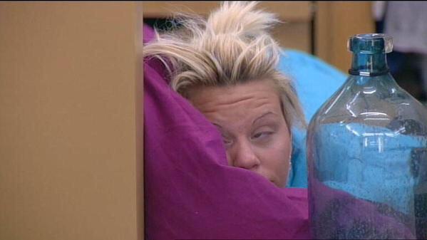 Africanlionessx's tweet photo. C'est pour รงa qu'elle s'entend bien avec Manon
#browsgoal #SS9 http://t.co/T2xS7CypgK