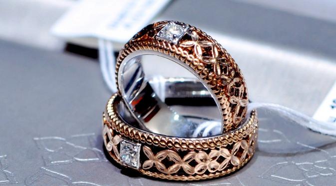 liputan6dotcom's tweet photo. Sejak Kapan Cincin Menjadi Simbol Pernikahan?  http://t.co/IcO1OZ2B7q http://t.co/BOvRWTrriO