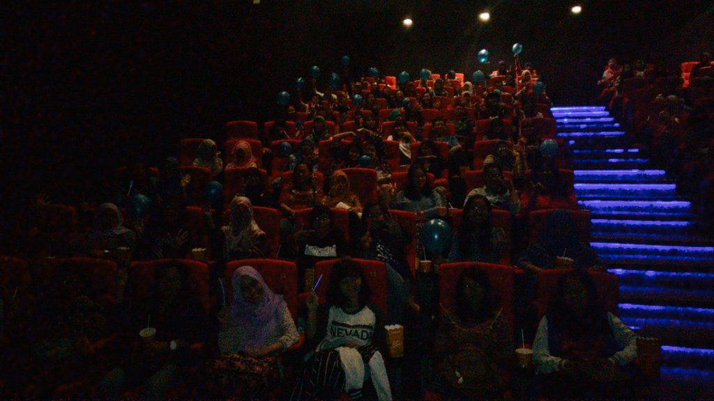 Platinum_Solo's tweet photo. Thanks udah nonton #SMTOWNTHESTAGE di #platinum_solo kalian sangat luar biasa 😘😘😘😍😍😍 http://t.co/i7gwCidVaz