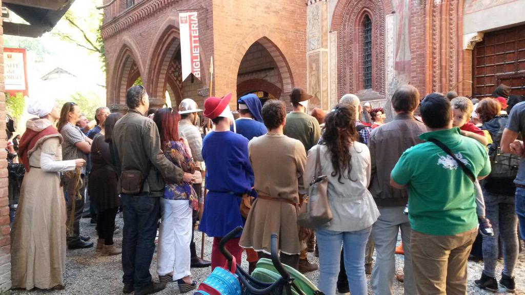 FondToMusei's tweet photo. 100 figuranti, spettacoli, sorprese oggi alla Fiera di Fine Estate @borgomedievalet http://t.co/oyErCrN8FK http://t.co/RqbkRZWdlE