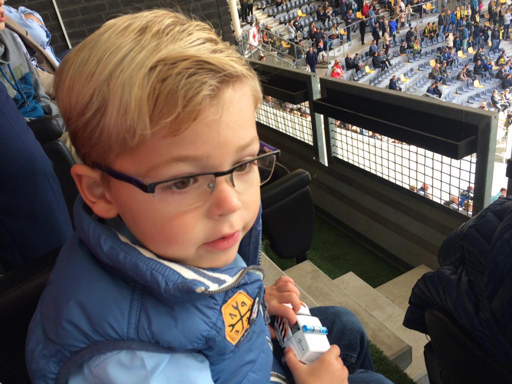 pvandersteen's tweet photo. Vandaag papadag met Gideon naar #rodfey http://t.co/zqFhPM7PtY