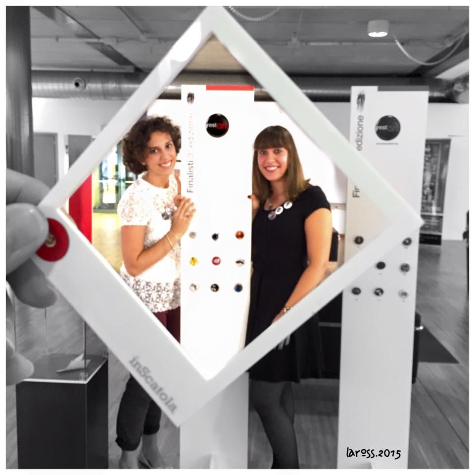 RestartMonza's tweet photo. Momenti dell'Inaugurazione Pins contest in tour Seregno Caterina e Letizia
http://t.co/tWnEtlByHr http://t.co/lbnyBdwUv2