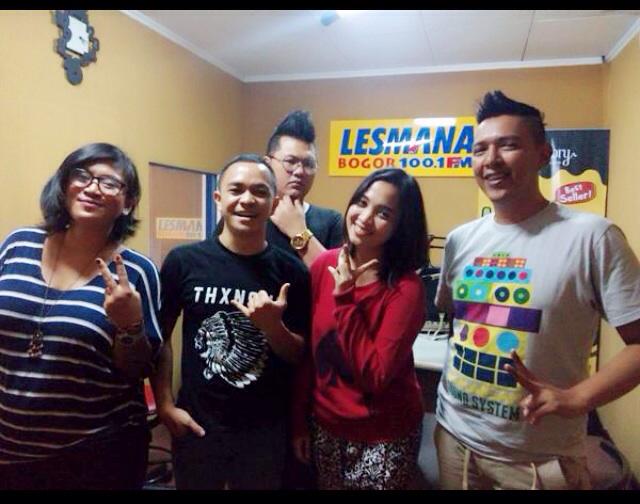 Interview <a href="/souljahmusik/">Souljah Indonesia</a> yg nnti mlm mw perform di <a href="/BOOMfestbogor/">BOOMfestBogor</a> di lap.softball Gor Pajajaran yuk dateng tmn lesmana