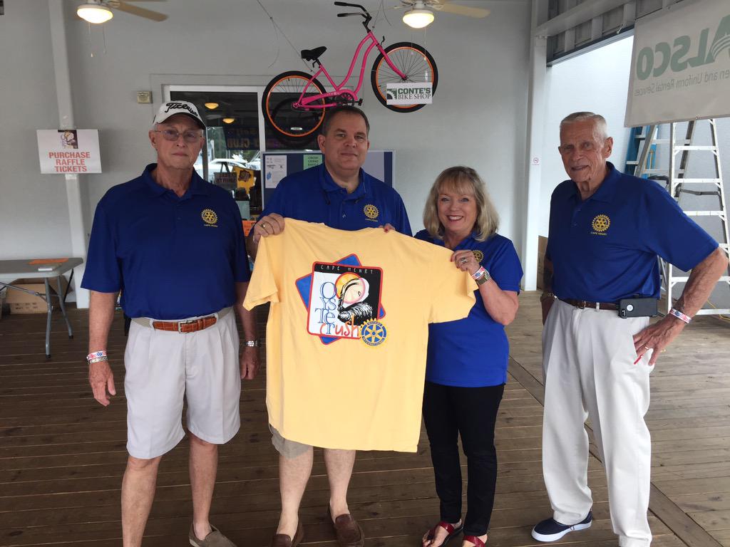 judycocherell's tweet photo. #Oystercrush is here!  We are setting up! Tee shirts available in favorite comfort colors! http://t.co/koi7gdHTMG